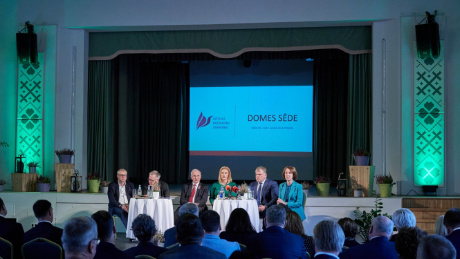 LPS Domes sēde