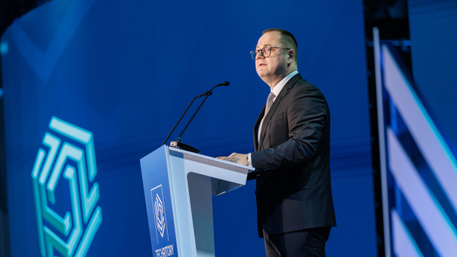 Ministrs Raimonds Čudars sniedz uzrunu Techritory konferencē