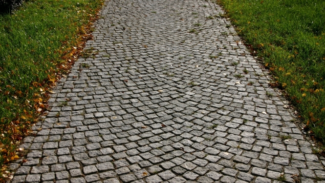Bruģa celiņš