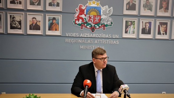 Ministrs Juris Puce