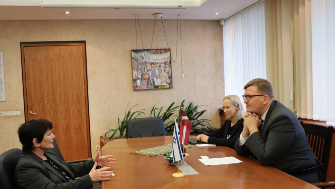 Ministra tikšanās ar Izraēlas vēstnieci