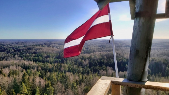 Latvjas karogs