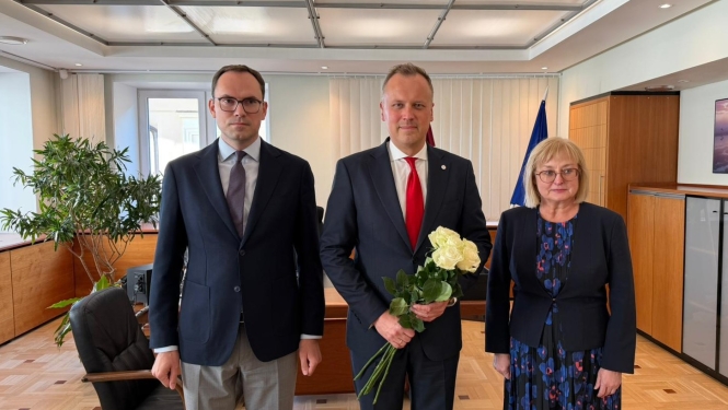 Ministrs un ministrijas vadība