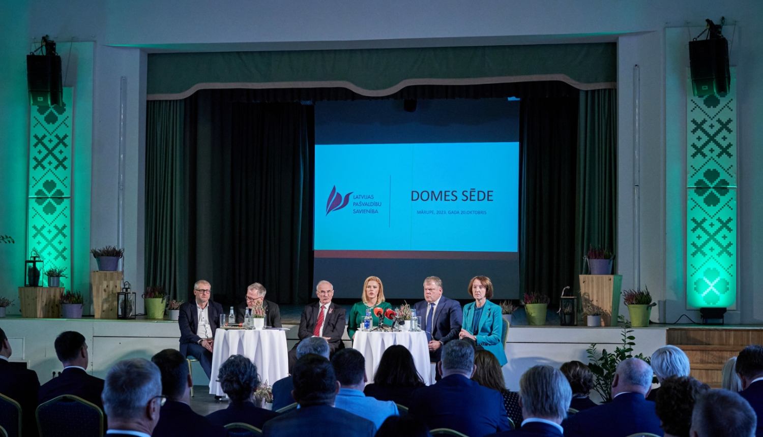 LPS Domes sēde