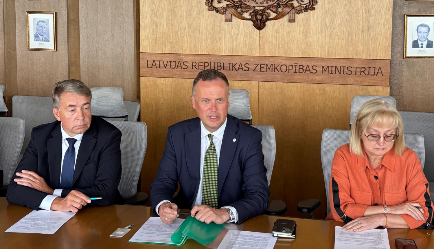 Ministrs Edgars Tavars, Zemkopības ministrs Uldis Augulis, VARAM VSV Elita Turka