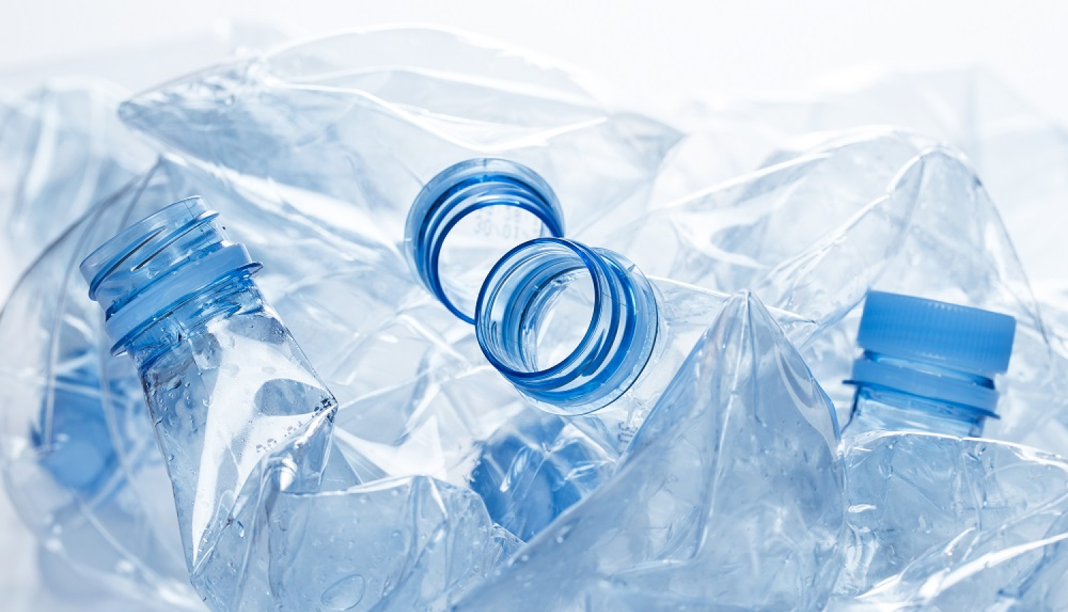 Plastmasas pudeles