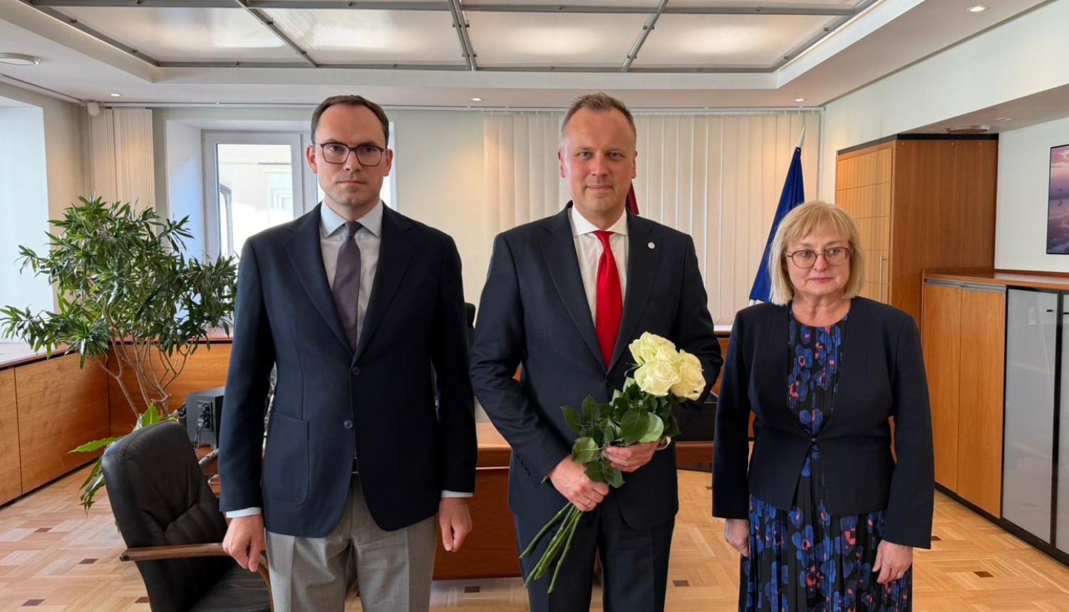 Ministrs un ministrijas vadība