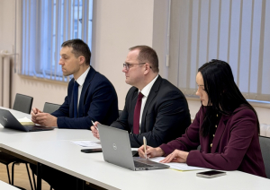 Ministrs Raimonds Čudars tiekas ar veselības ministru Hosamu Abu Meri
