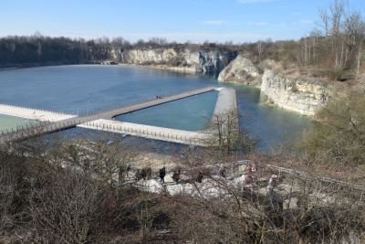 Attēlā: bijusī kaļķakmens ieguves vieta - Zakrzowek Park, Krakovā, Polijā