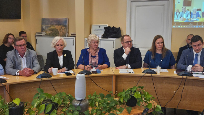 Sanāksmes dalībnieki