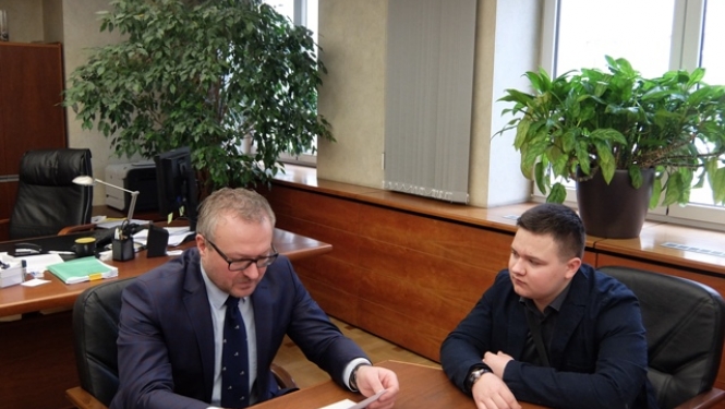 Rinalds Muciņš "ēnas" iepazīstina ar valsts sekretāra darbu
