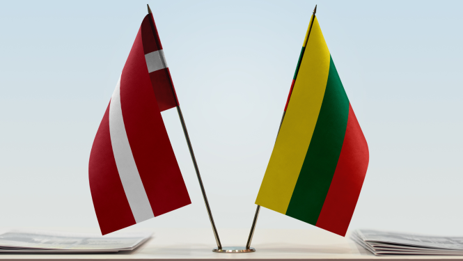 Latvijas-Lietuvas karogi