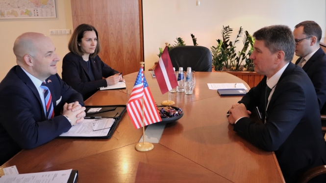 Ministrs un ASV vēstnieks Latvijā