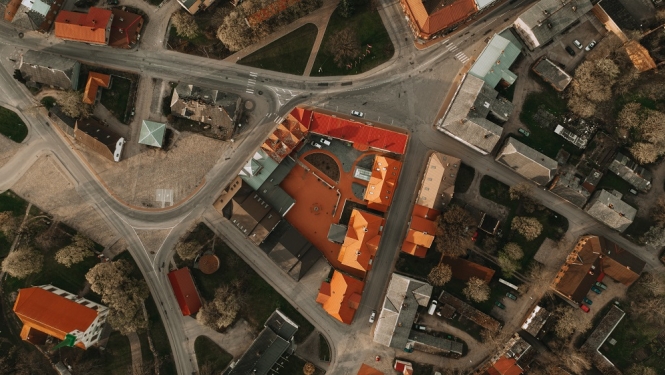 Skats no augšas uz pilsētu