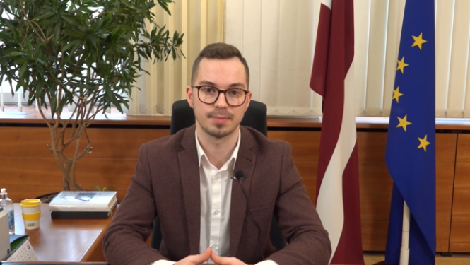 Ministrs A. Plešs