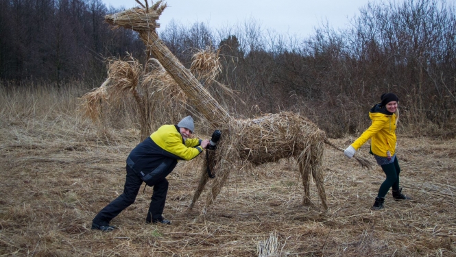 Niedru festivāla skulptūra