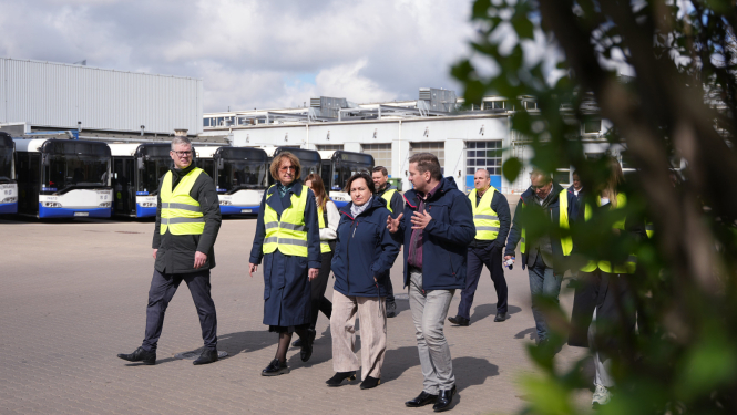 VARAM ministre Inga Bērziņa un Rīgas mērs Vilnis Ķirsis apmeklē nozīmīgus infrastruktūras objektus Rīgā