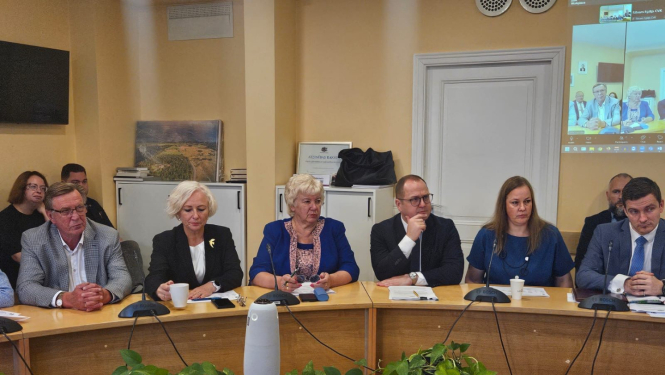 Sanāksmes dalībnieki