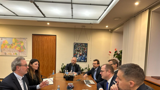 Ministrs Raimonds Čudars un Amazon Web Services pārstāvji