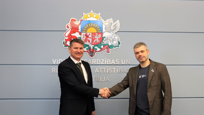 Ministrs tiekas ar Ukrainu