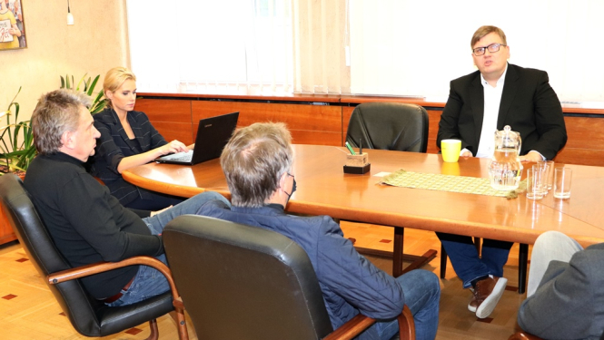 Ministrs Pūce tiekas ar filmu industrijas pārstāvjiem