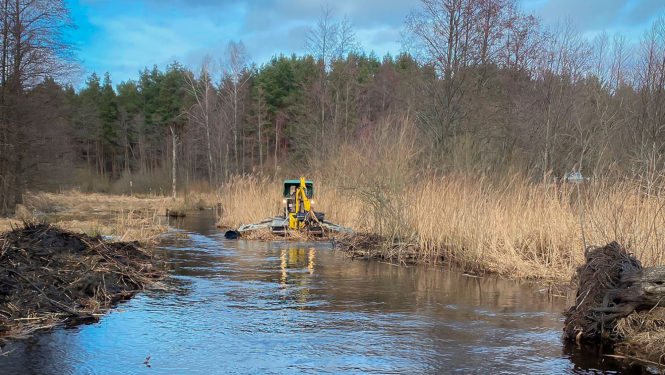 Vecslocenes upes attīrīšana Ķemeros