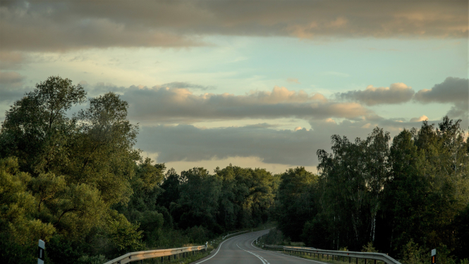 Autoceļš Latvijā. Attēlam ir ilustratīva nozīme
