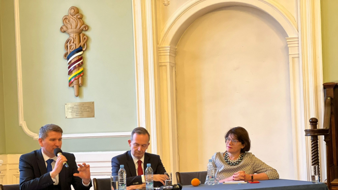 Ministra dalība LU konferencē