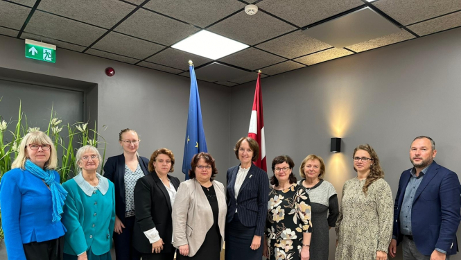 Ministre Inga Bērziņa ar VPVB pārstāvjiem