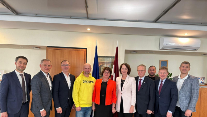 Ministre tiekoties ar LIKTA pārstāvjiem