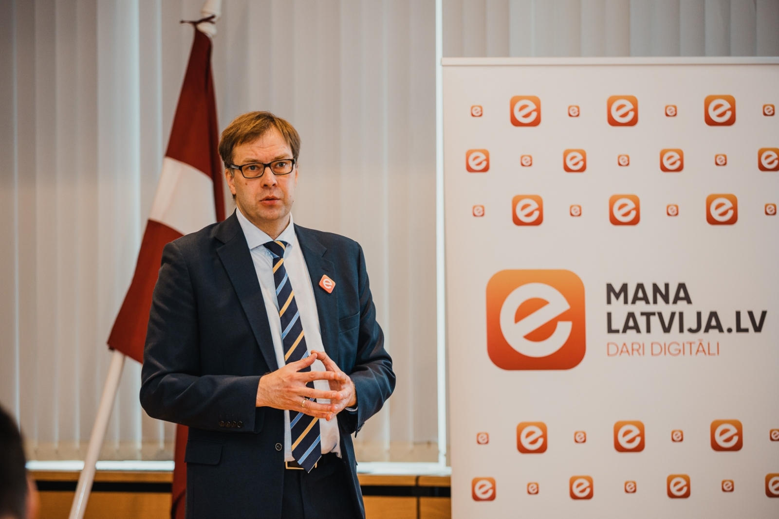Domapmaiņa par Latvija.lv pielāgošanu mobilajām ierīcēm