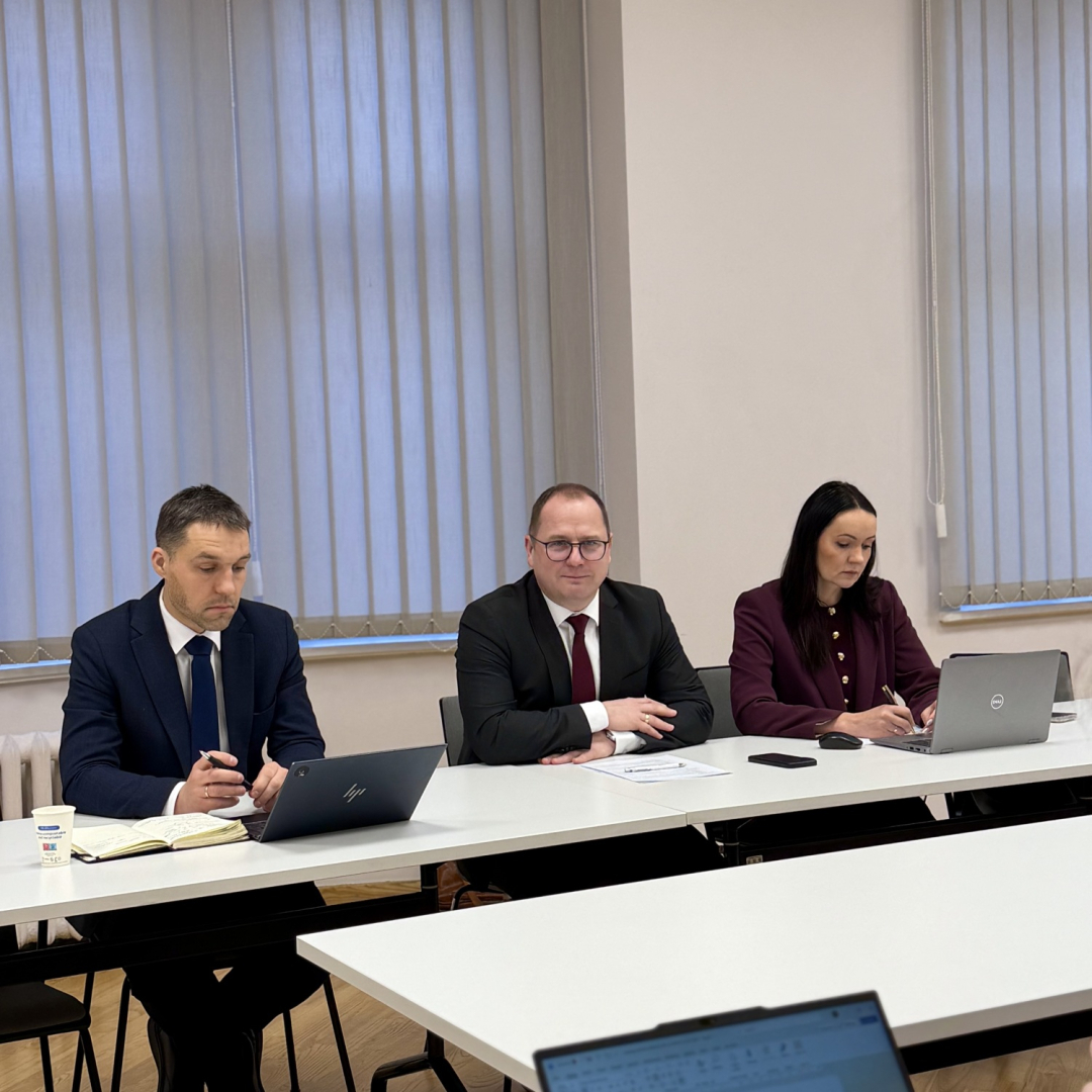 Ministrs Raimonds Čudars tiekas ar veselības ministru Hosamu Abu Meri