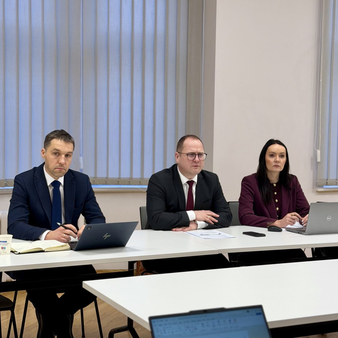 Ministrs Raimonds Čudars tiekas ar veselības ministru Hosamu Abu Meri