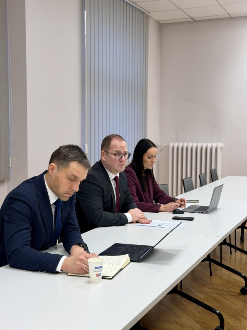 Ministrs Raimonds Čudars tiekas ar veselības ministru Hosamu Abu Meri