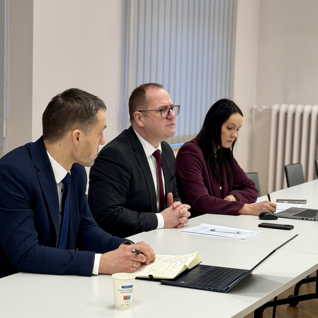 Ministrs Raimonds Čudars tiekas ar veselības ministru Hosamu Abu Meri