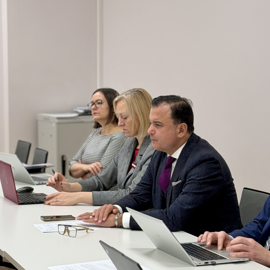 Ministrs Raimonds Čudars tiekas ar veselības ministru Hosamu Abu Meri