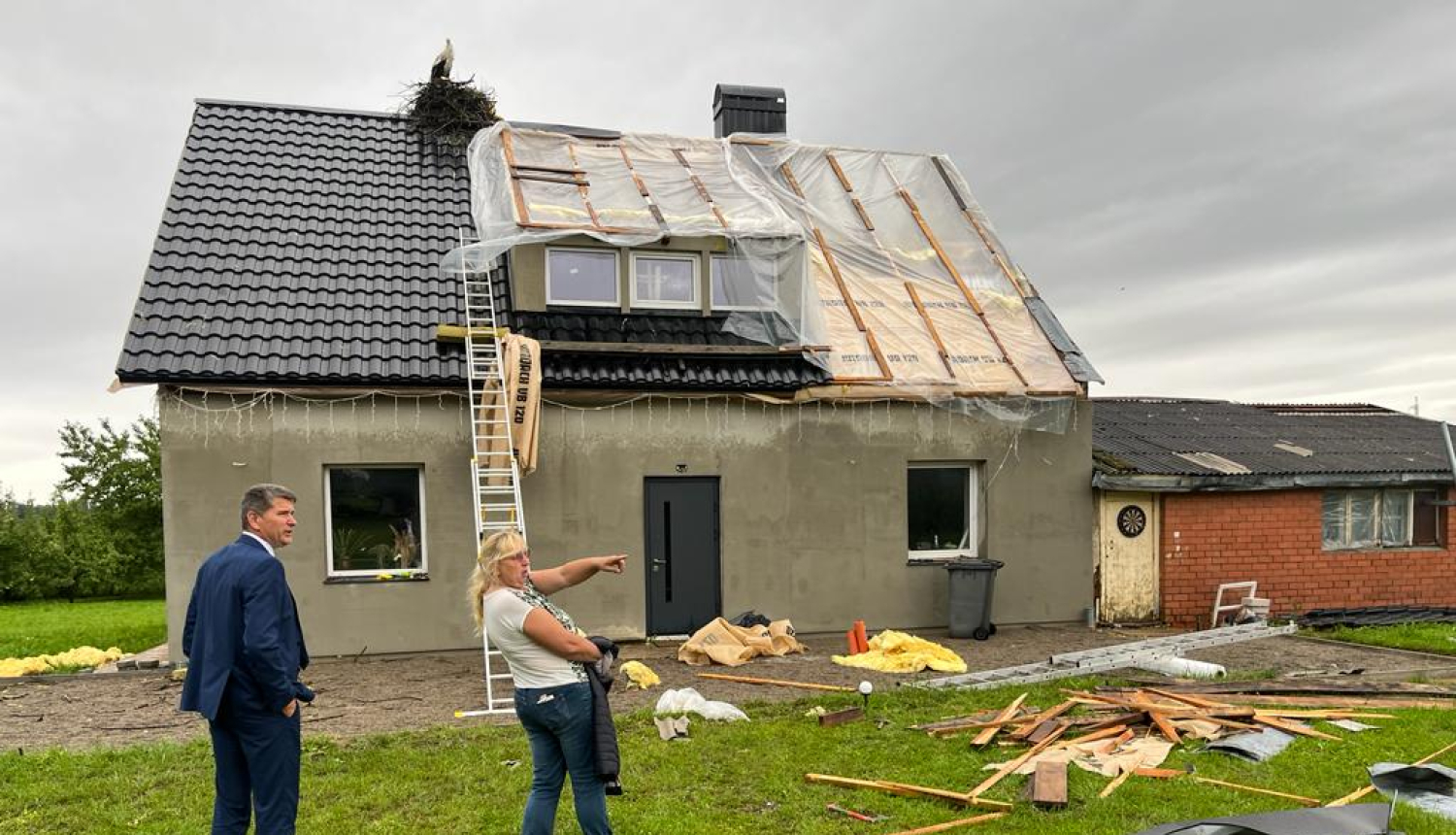 Vētras skarta māja