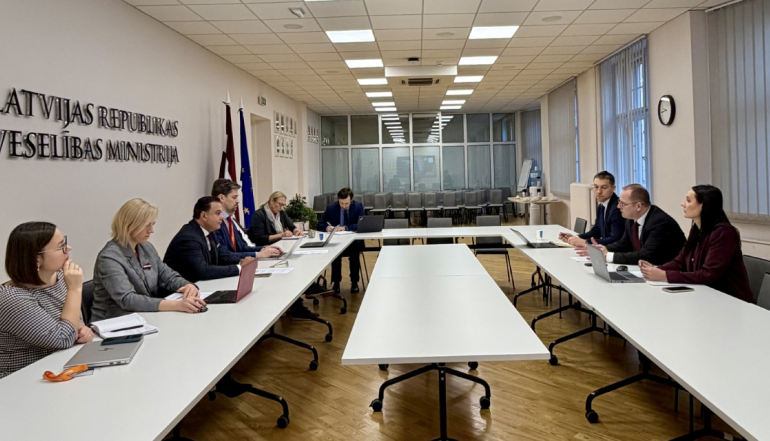 Ministrs Raimonds Čudars tiekas ar veselības ministru Hosamu Abu Meri