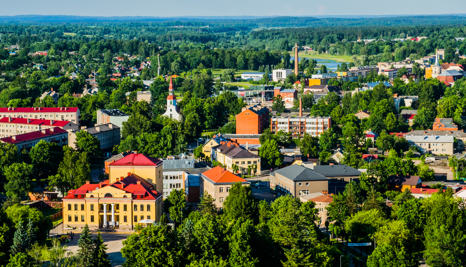 Ainava ar Valkas pilsētu