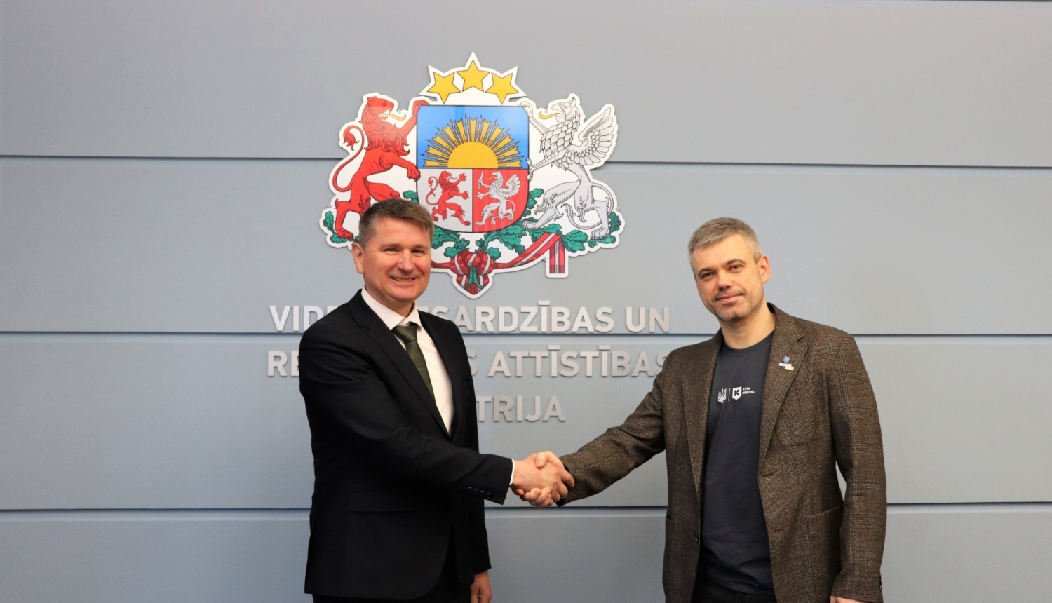 Ministrs tiekas ar Ukrainu