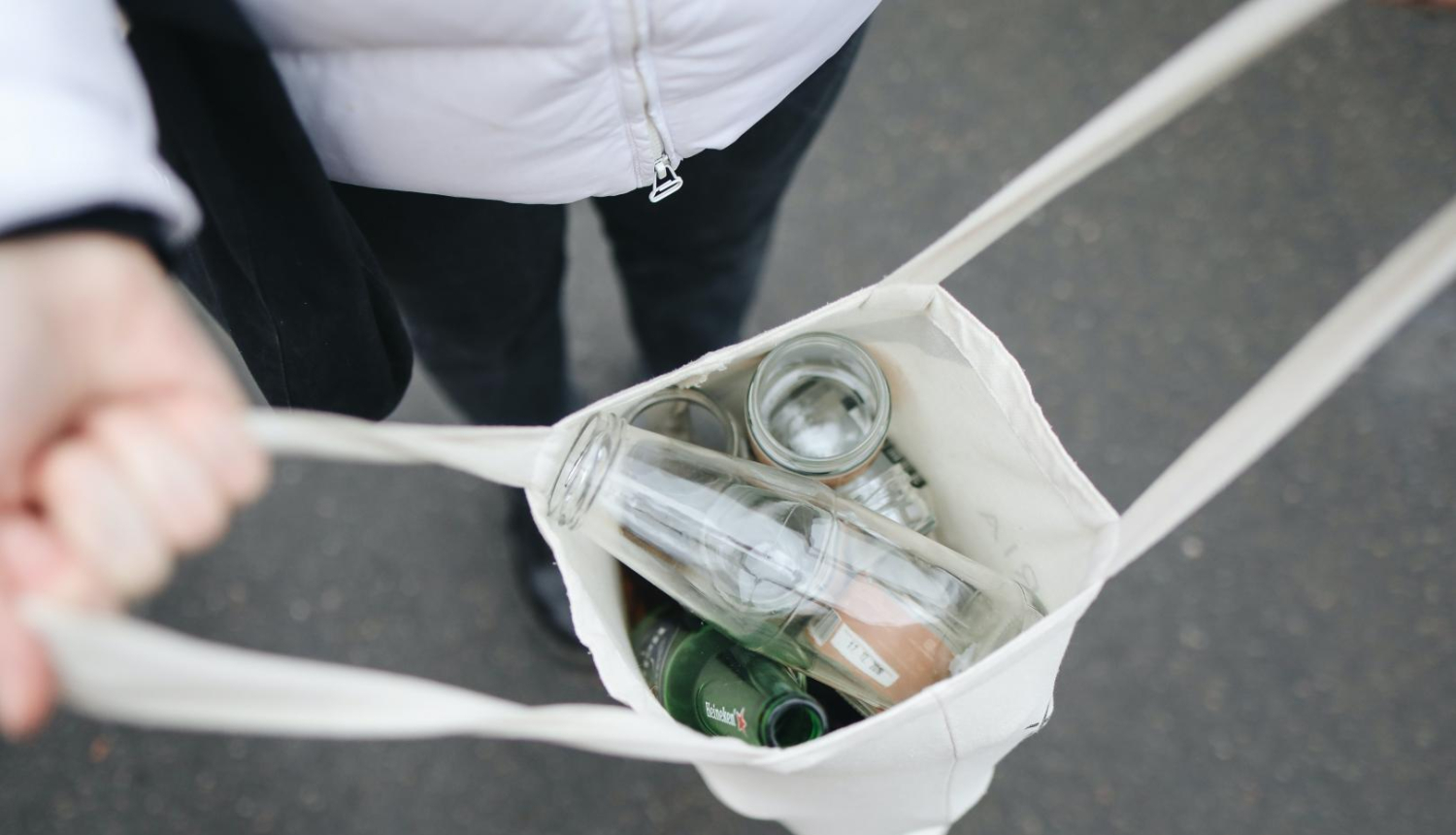 maisiņš ar pudelēm