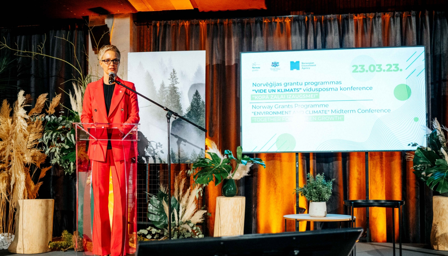 Parlamentārā sekretāre