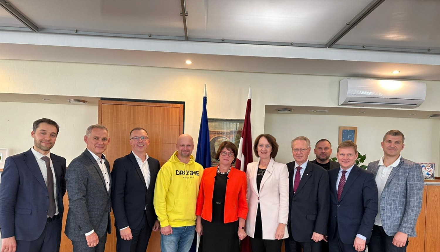 Ministre tiekoties ar LIKTA pārstāvjiem