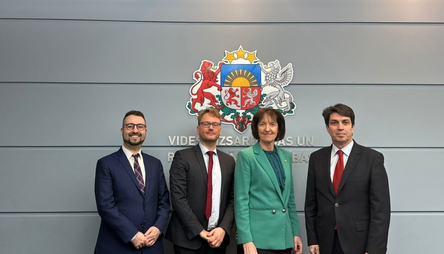 Ministre Inga Bērziņa un OECD pārstāvji