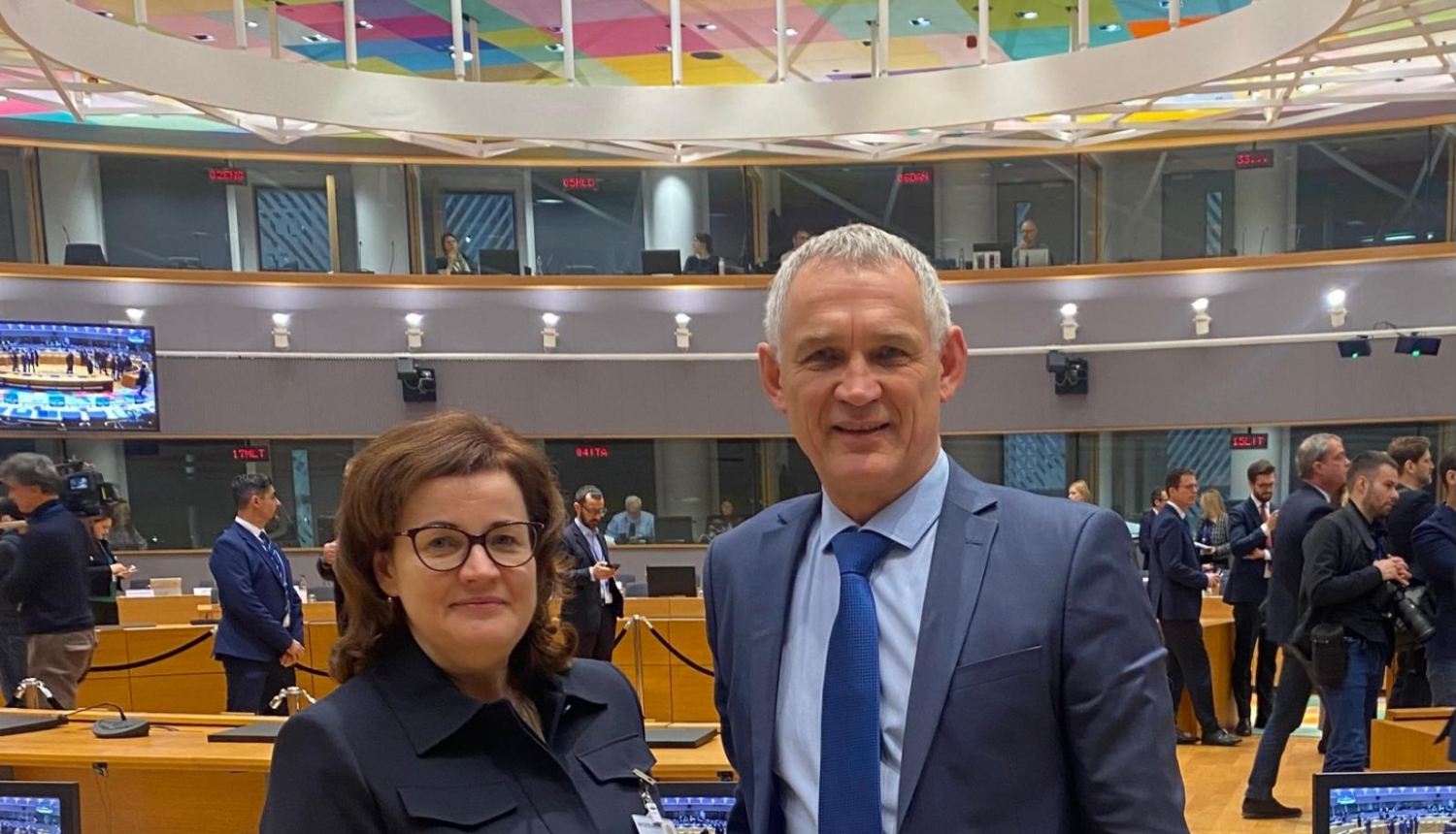 VARAM parlamentārā sekretāre Ilze Dambīte-Damberga un ministres padomnieks Ainārs Sviklis