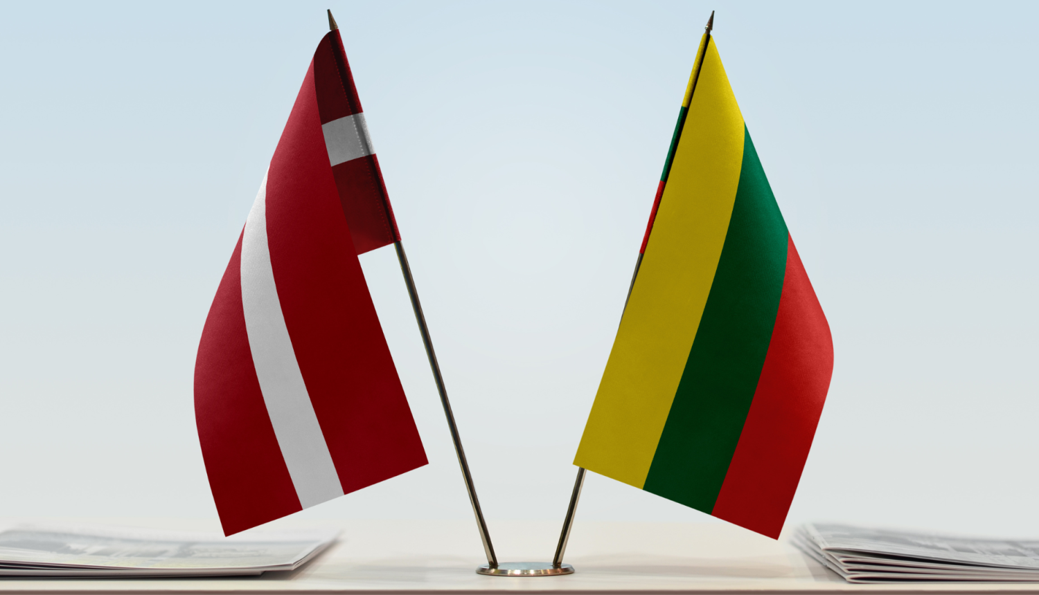 Latvijas-Lietuvas karogi